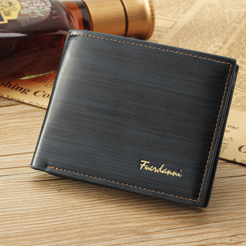 Slim Leather Bifold Wallet – Classic Everyday Essential
