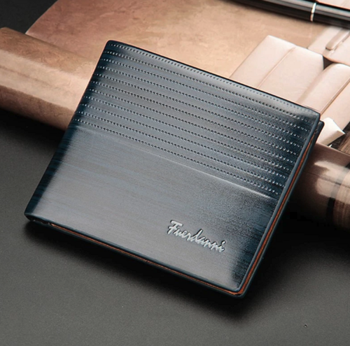 Slim Leather Bifold Wallet – Classic Everyday Essential